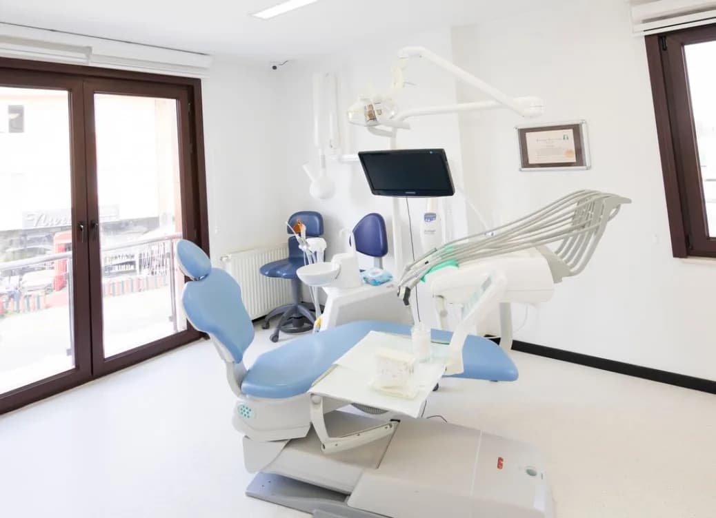 Murat Karabıyık Diş Kliniği