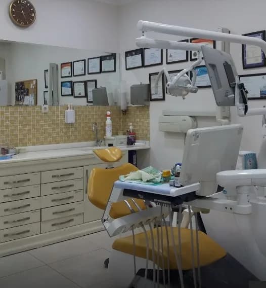Halil Uyar Diş Kliniği
