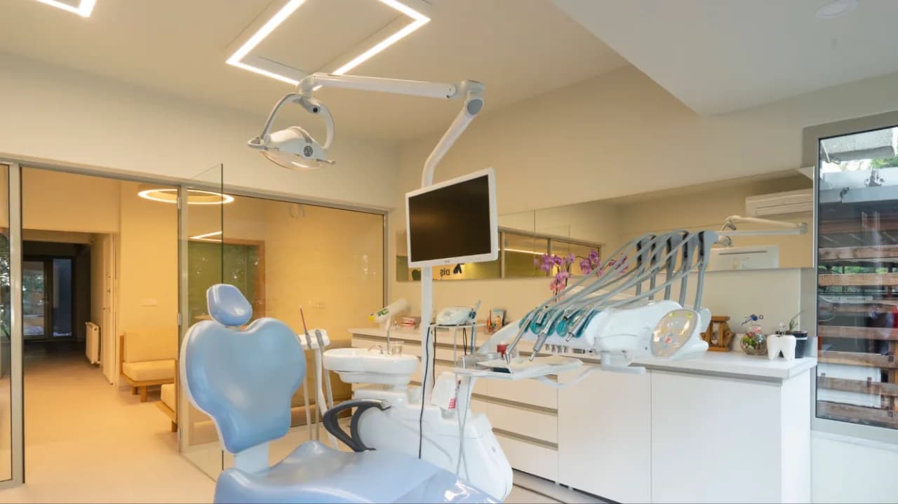 Ceren Sezen Diş Kliniği