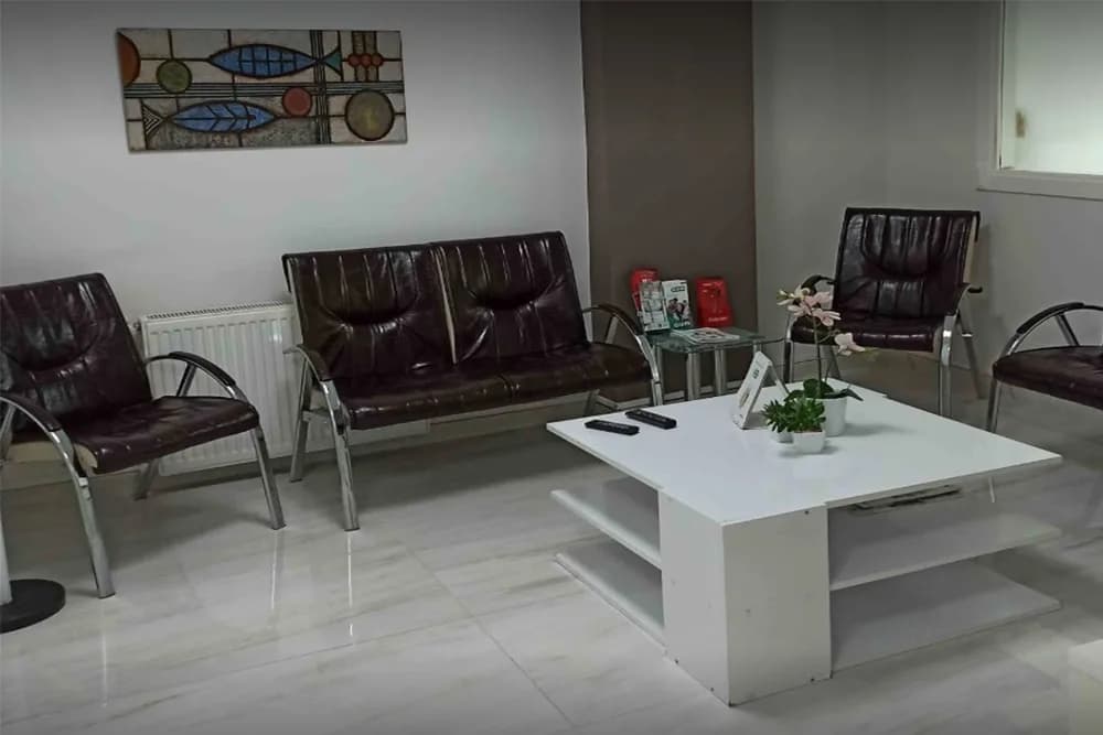 Burcu Peşkircioğlu Gürakar Diş Kliniği