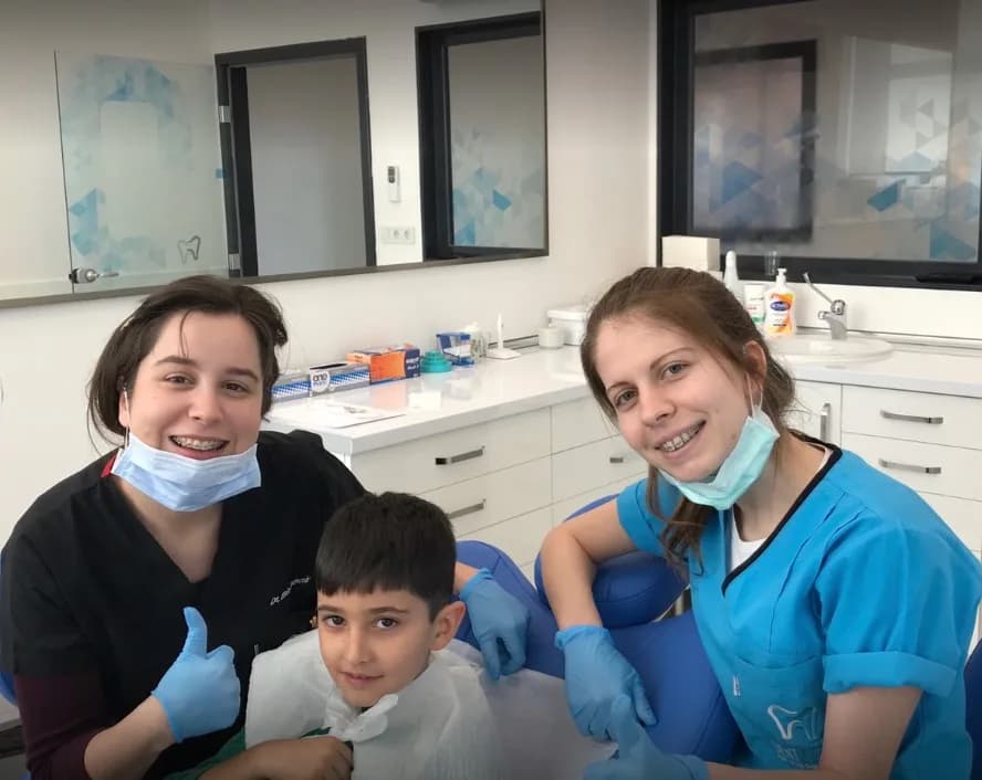DentDizayn Diş Kliniği