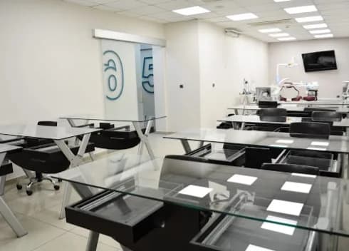 İmplant Akademi Diş Kliniği