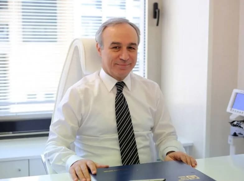 Op. Dr. Ali Nihat OfluoğluOp. Dr. Ali Nihat Ofluoğlu