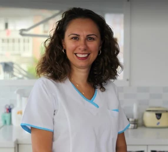 Emel Çakır Sütcü Diş Kliniği