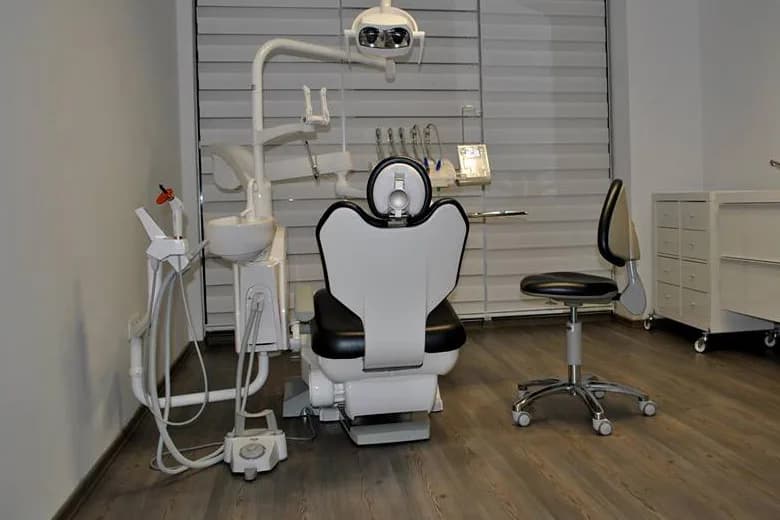 Ertuğrul Özyürek Diş Kliniği