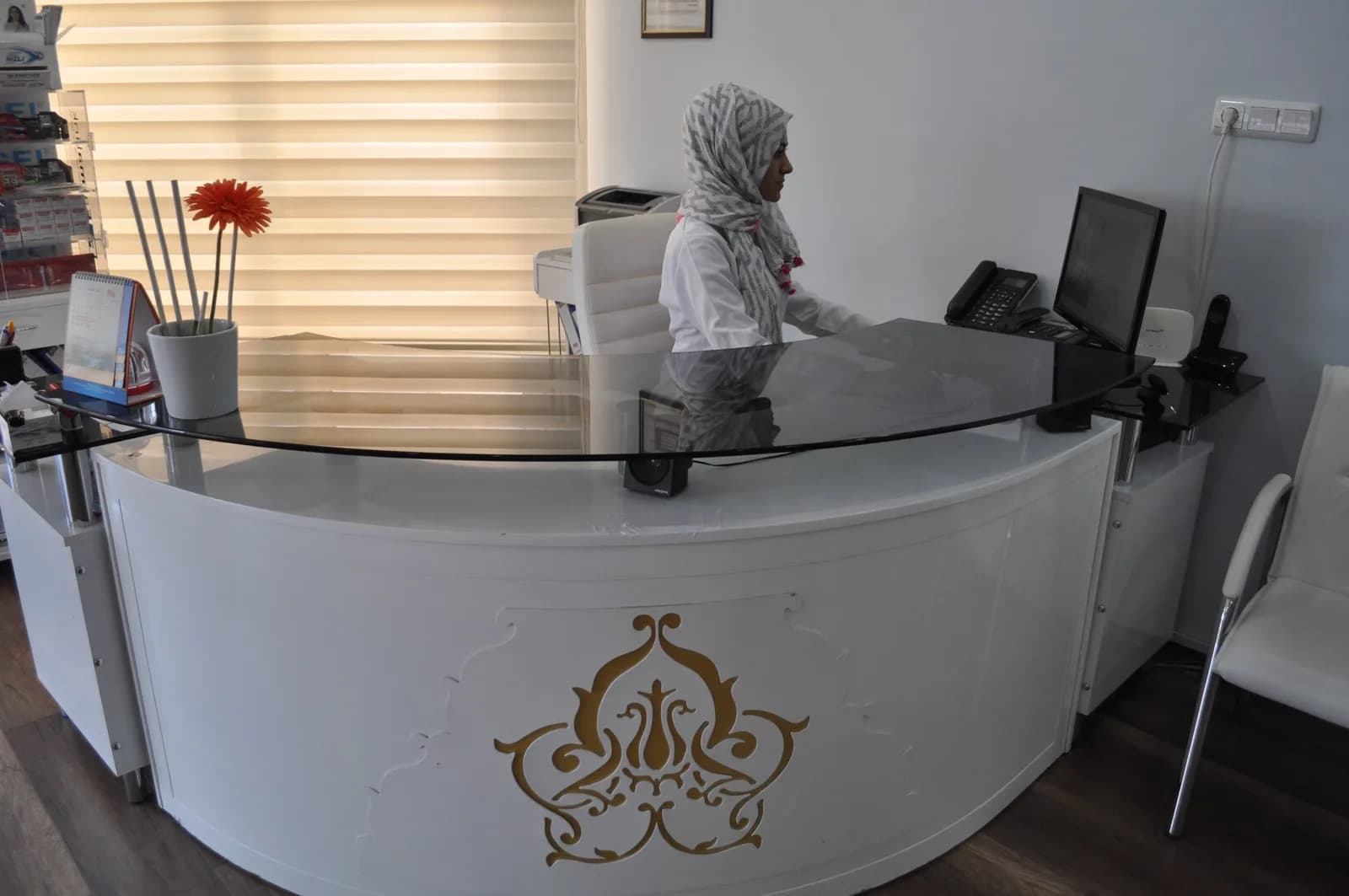 Z|estetik Diş Kliniği